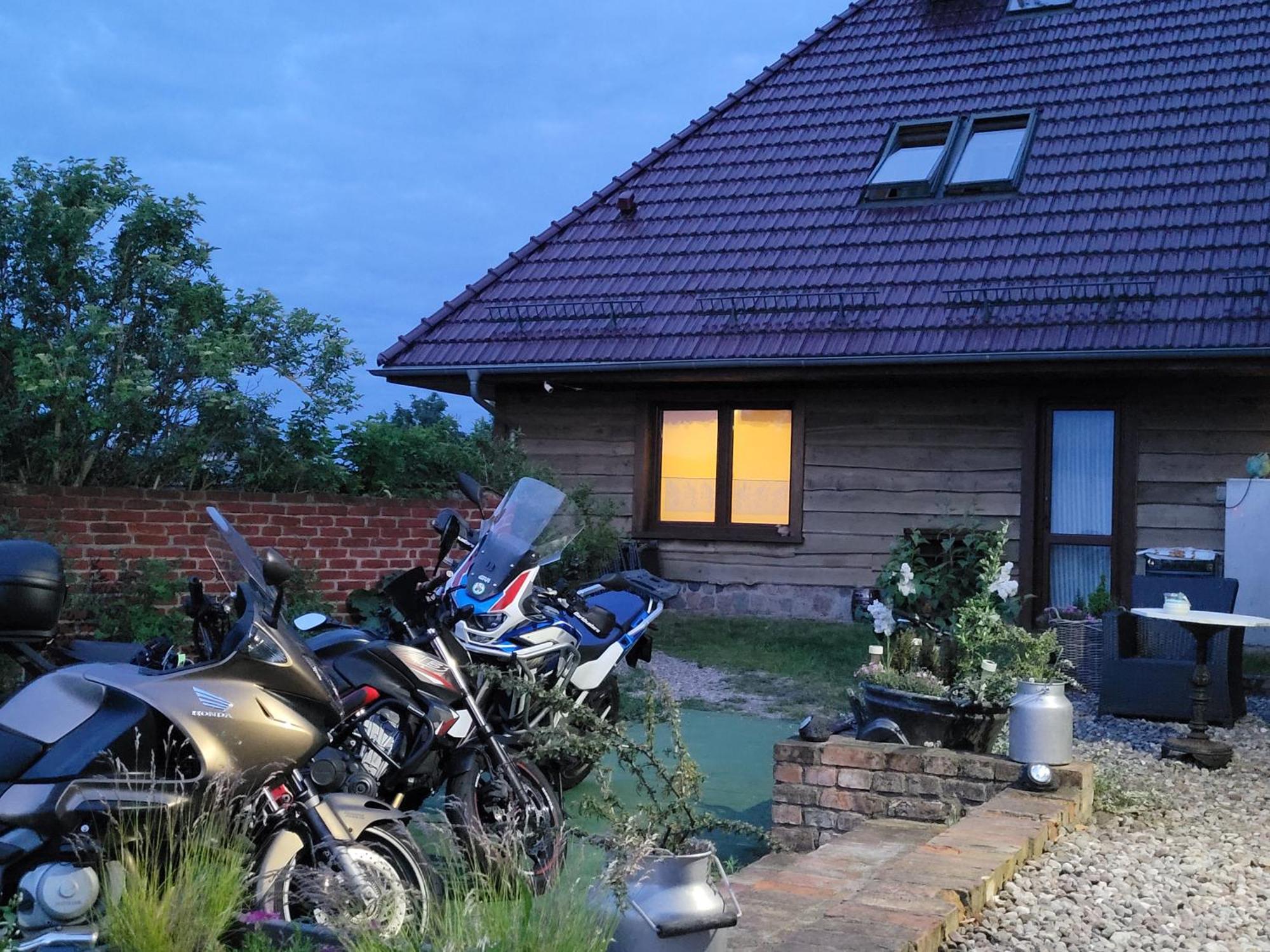 Dom Goscinny Ptaszarnia - Natura-Free Parking Świnoujście Extérieur photo